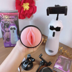 Alternative view of Âm đạo giả Catwoman run rên, bú mút cực sướng