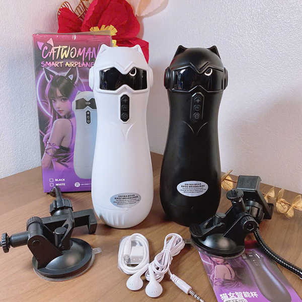 Âm đạo giả Catwoman run rên, bú mút cực sướng